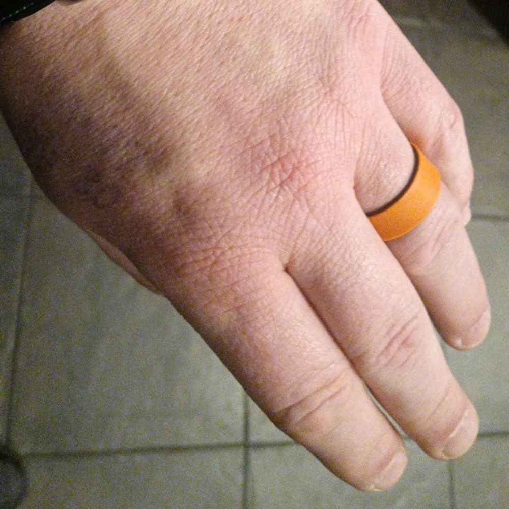 Qalo Men's Silicone Ring